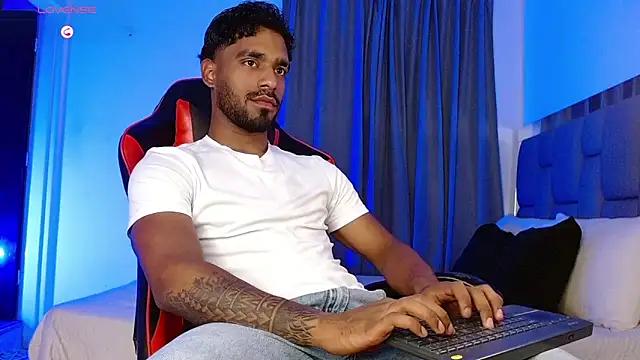 Snapshot of Christian_thor chatting on November 7, 3:50 am Christian thor online show from November 7, 3:50 am