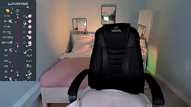 Snapshot of MelisaCoy chatting on March 19, 1:51 pm MelisaCoy online show from March 19, 1:51 pm