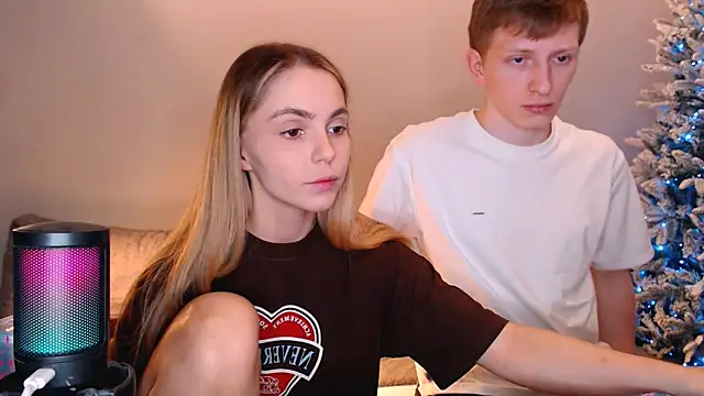 juliaanddima online show from December 18, 10:27 pm