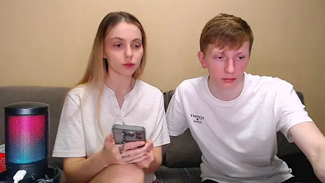 juliaanddima online show from February 18, 10:39 pm