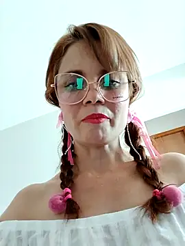 Snapshot of Meganlola chatting on September 15, 1:55 pm Meganlola online show from September 15, 1:55 pm