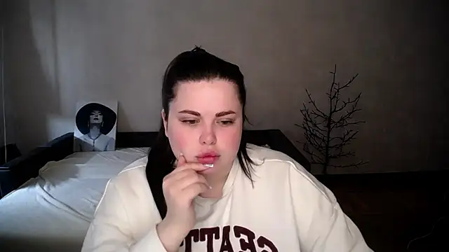 Emily Mo online show from April 4, 5:49 am