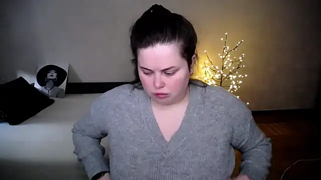 Emily Mo online show from April 8, 6:02 am