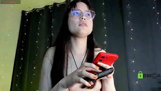 Snapshot of shantalc3rezo chatting on January 18, 2:47 am shantalc3rezo online show from January 18, 2:47 am