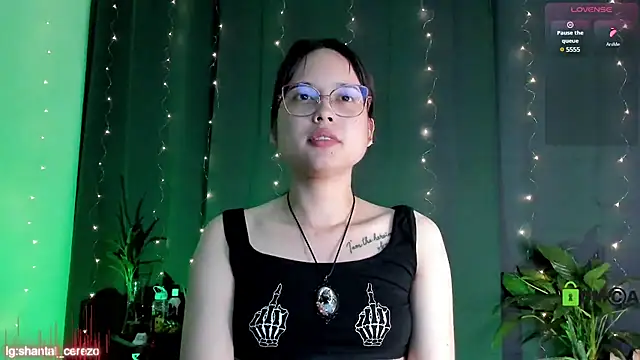 Snapshot of shantalc3rezo chatting on February 5, 12:20 am shantalc3rezo online show from February 5, 12:20 am