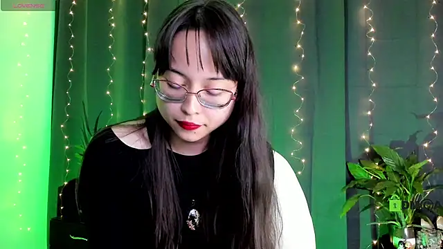 Snapshot of shantalc3rezo chatting on February 7, 12:20 am shantalc3rezo online show from February 7, 12:20 am