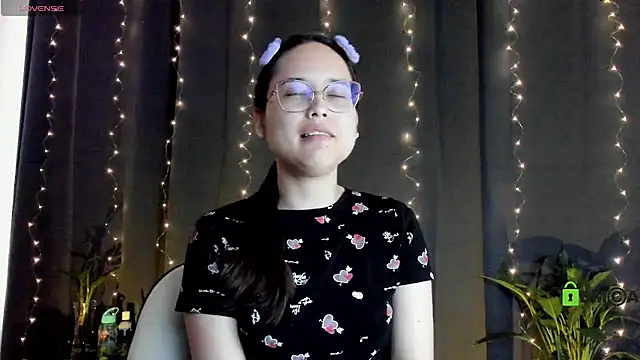 Snapshot of shantalc3rezo chatting on February 13, 10:33 pm shantalc3rezo online show from February 13, 10:33 pm