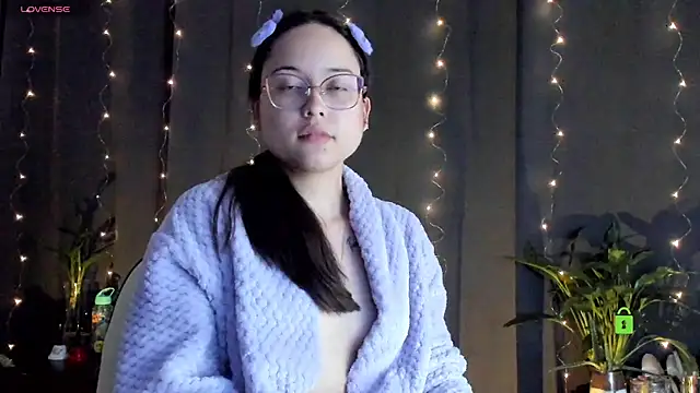 Snapshot of shantalc3rezo chatting on February 17, 1:36 am shantalc3rezo online show from February 17, 1:36 am