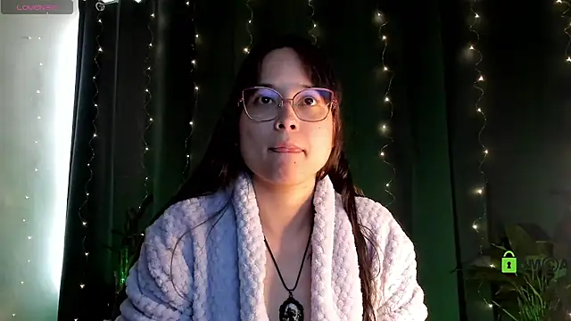 Snapshot of shantalc3rezo chatting on February 22, 9:15 pm shantalc3rezo online show from February 22, 9:15 pm