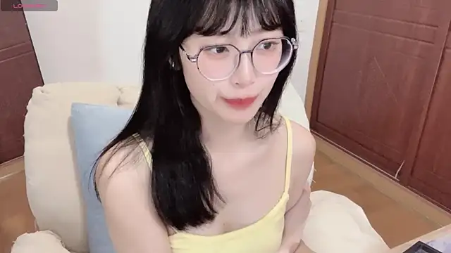 Snapshot of 4uoki chatting on March 22, 10:04 pm 4uoki online show from March 22, 10:04 pm