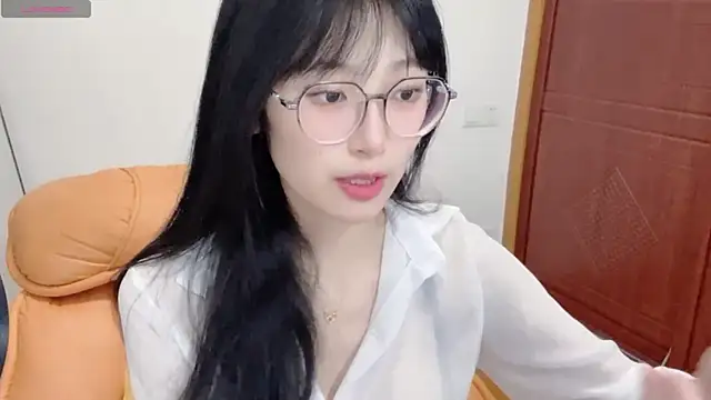 Snapshot of 4uoki chatting on September 28, 2:22 pm 4uoki online show from September 28, 2:22 pm