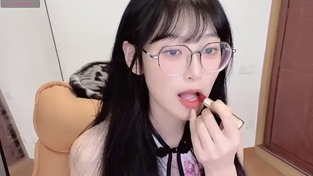 Snapshot of 4uoki chatting on October 11, 5:00 pm 4uoki online show from October 11, 5:00 pm