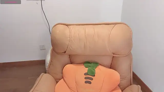 Snapshot of 4uoki chatting on November 15, 4:25 pm 4uoki online show from November 15, 4:25 pm