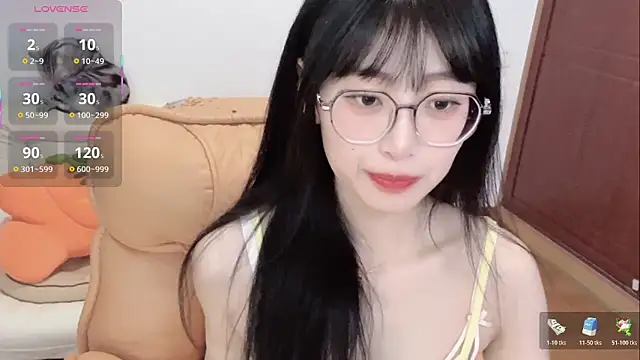 Snapshot of 4uoki chatting on November 27, 5:37 pm 4uoki online show from November 27, 5:37 pm