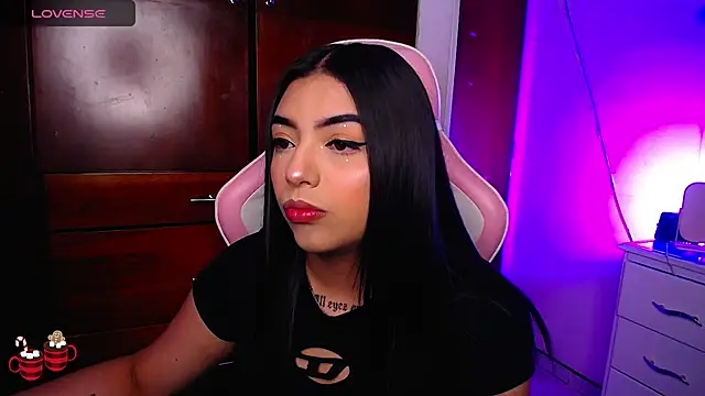 eva six online show from December 27, 8:07 pm