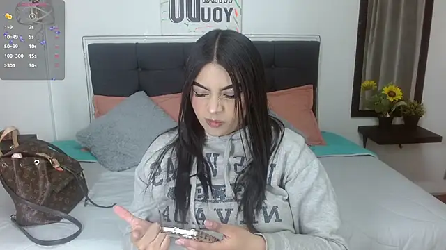 eva six online show from October 8, 7:22 pm