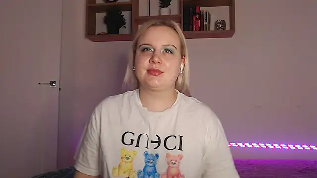 Snapshot of Karolina_love_ chatting on November 21, 8:07 pm Karolina love online show from November 21, 8:07 pm