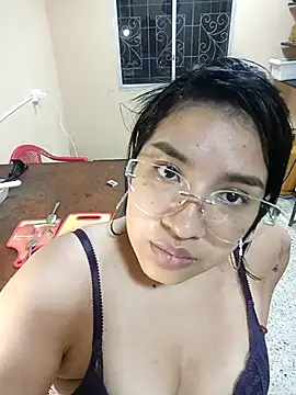 Snapshot of DanelyLopez chatting on September 22, 1:51 am DanelyLopez online show from September 22, 1:51 am