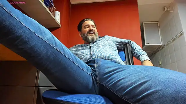 Maxi TheBigDaddy online show from February 28, 9:23 pm