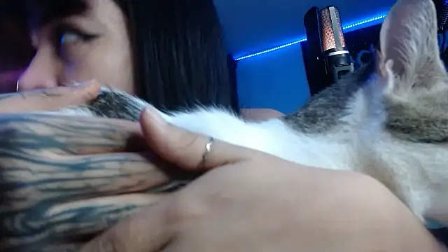 Snapshot of shy_katy_ chatting on January 24, 8:34 am shy katy online show from January 24, 8:34 am