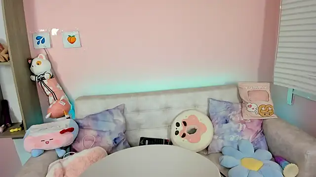 tinysara online show from September 25, 4:32 pm