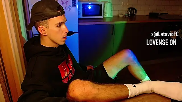 Snapshot of Midnighter_ chatting on September 25, 12:14 am Midnighter  online show from September 25, 12:14 am