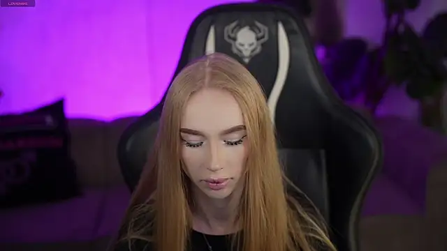 Amelia Blaze online show from September 18, 7:21 am