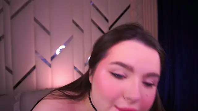 CuteAmberr online show from March 5, 12:05 am