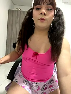 Snapshot of Violetacam_05 chatting on September 22, 3:47 pm Violetacam 05 online show from September 22, 3:47 pm