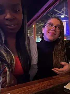 QueenNuttCollector online show from January 18, 1:19 am