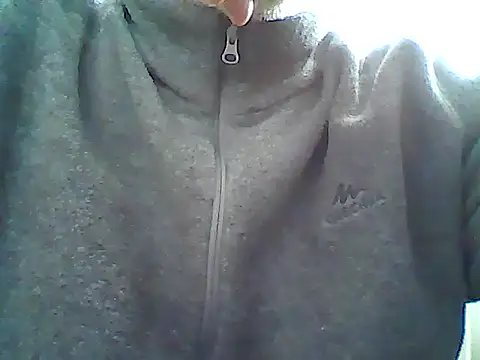 Snapshot of xcimeru chatting on February 7, 11:56 am xcimeru online show from February 7, 11:56 am