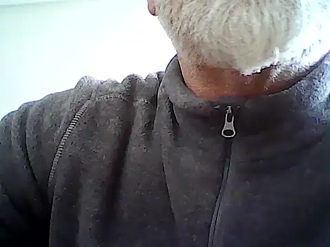 Snapshot of xcimeru chatting on March 5, 8:54 am xcimeru online show from March 5, 8:54 am