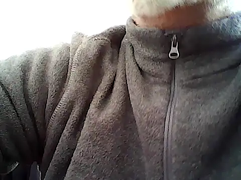 Snapshot of xcimeru chatting on March 5, 5:18 pm xcimeru online show from March 5, 5:18 pm