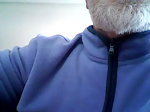 Snapshot of xcimeru chatting on March 6, 7:25 am xcimeru online show from March 6, 7:25 am