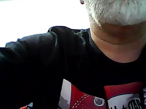 Snapshot of xcimeru chatting on March 8, 11:18 pm xcimeru online show from March 8, 11:18 pm