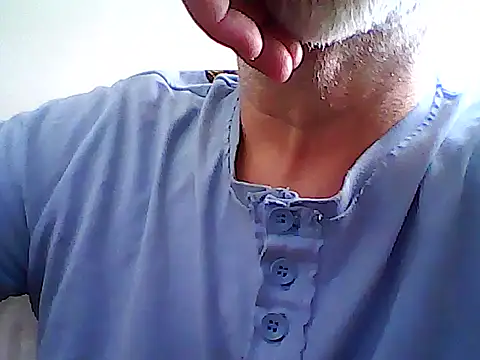 Snapshot of xcimeru chatting on March 11, 2:29 pm xcimeru online show from March 11, 2:29 pm