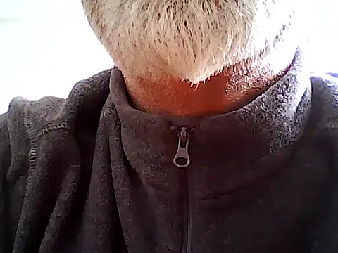 Snapshot of xcimeru chatting on March 15, 1:29 pm xcimeru online show from March 15, 1:29 pm