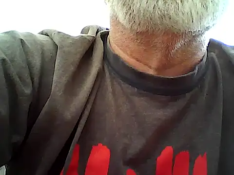 Snapshot of xcimeru chatting on March 18, 5:31 pm xcimeru online show from March 18, 5:31 pm