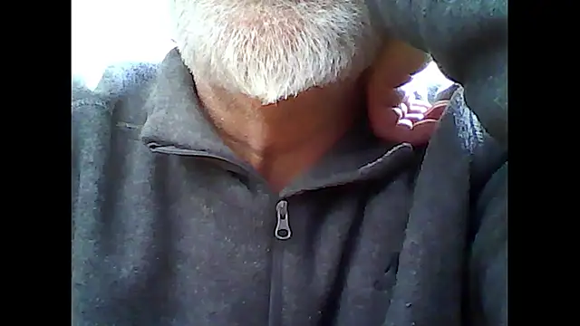 Snapshot of xcimeru chatting on September 10, 8:03 am xcimeru online show from September 10, 8:03 am