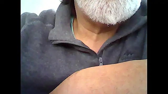 Snapshot of xcimeru chatting on October 17, 7:11 am xcimeru online show from October 17, 7:11 am