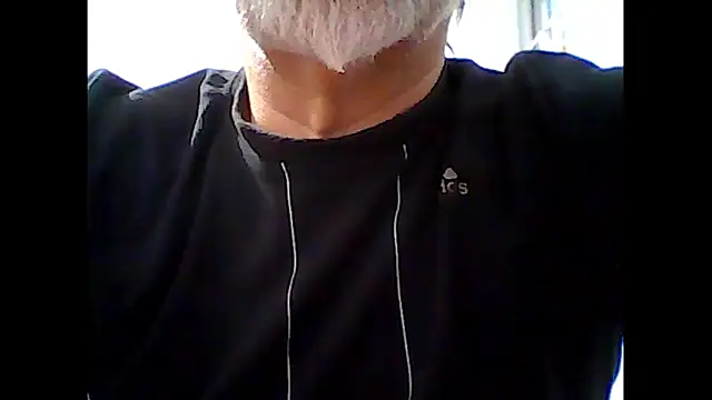 Snapshot of xcimeru chatting on October 25, 6:32 am xcimeru online show from October 25, 6:32 am