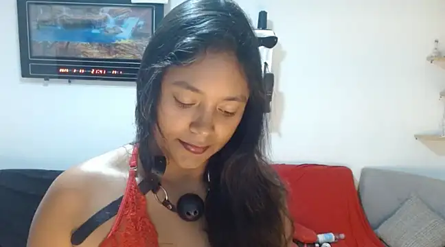 Snapshot of Chiara_petterson chatting on February 24, 2:40 am Chiara petterson online show from February 24, 2:40 am