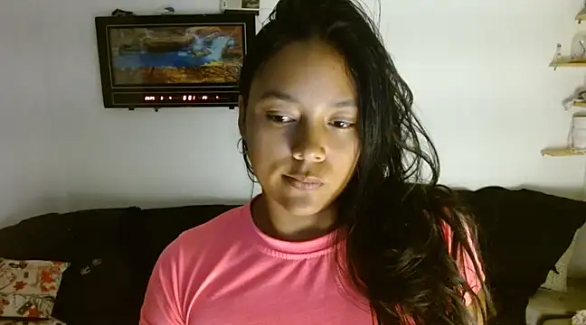 Snapshot of Chiara_petterson chatting on March 4, 5:00 am Chiara petterson online show from March 4, 5:00 am