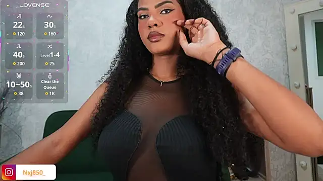 HOTBLACKANDWHITE2 online show from March 14, 3:56 am