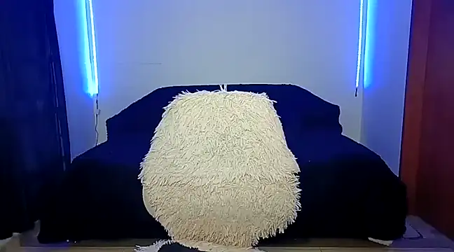 Snapshot of Lucy_kanne chatting on January 19, 9:45 pm Lucy kanne online show from January 19, 9:45 pm