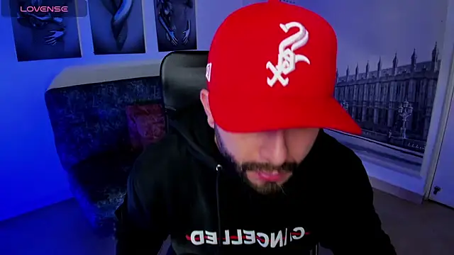 Snapshot of jhon_bear03 chatting on October 31, 11:11 am jhon bear03 online show from October 31, 11:11 am