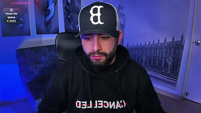 Snapshot of jhon_bear03 chatting on November 18, 11:14 am jhon bear03 online show from November 18, 11:14 am