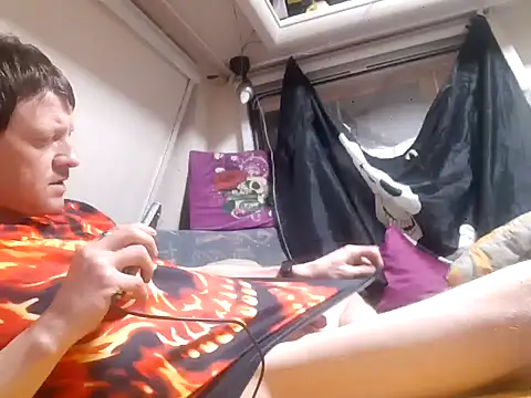 Snapshot of Ebinator666 chatting on January 4, 4:44 am Ebinator666 online show from January 4, 4:44 am