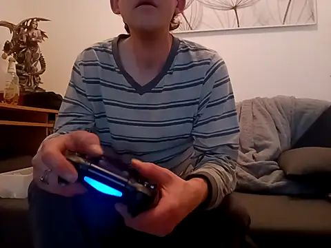 Snapshot of Ebinator666 chatting on February 10, 1:57 am Ebinator666 online show from February 10, 1:57 am