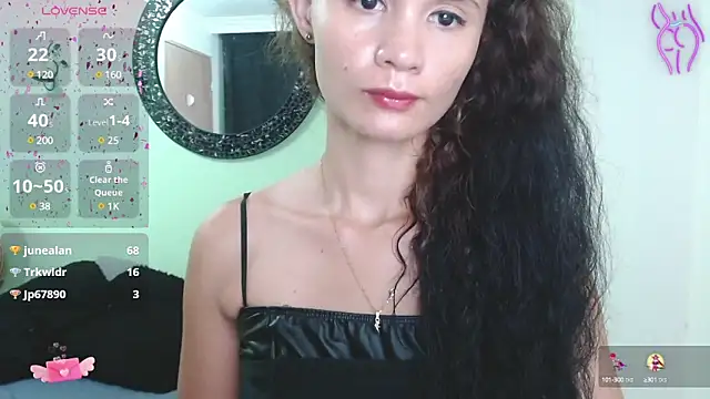 Snapshot of Sofia_Franco_ chatting on December 6, 1:29 am Sofia Franco online show from December 6, 1:29 am